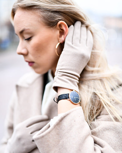 women wearing rohje artister classic black with reindeer leather